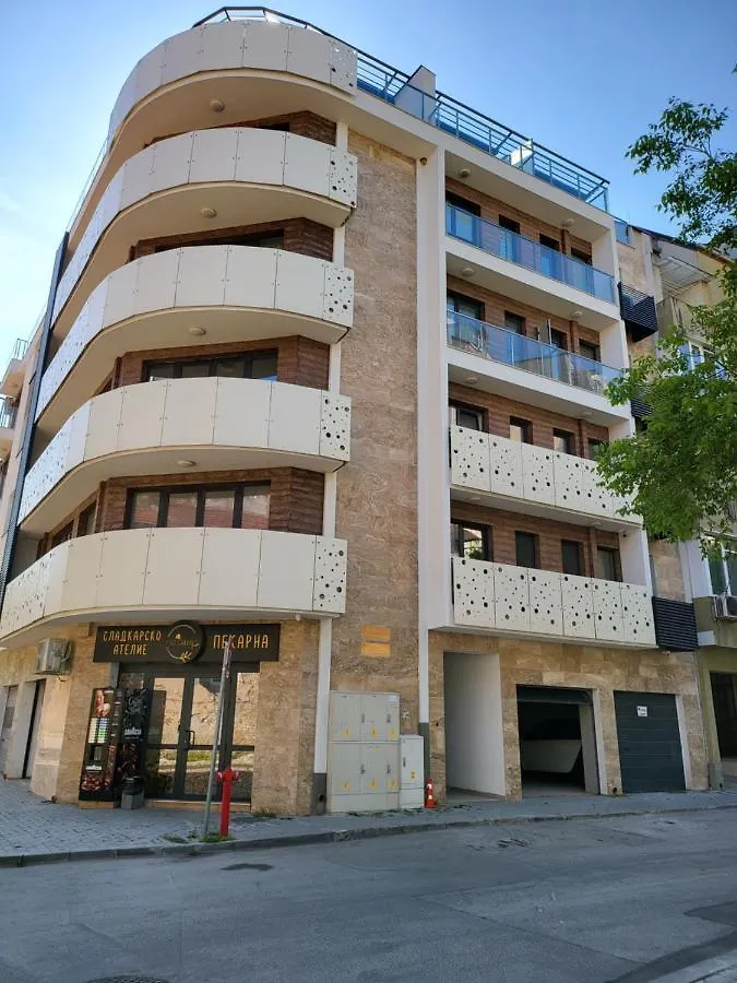 Amaya Varna